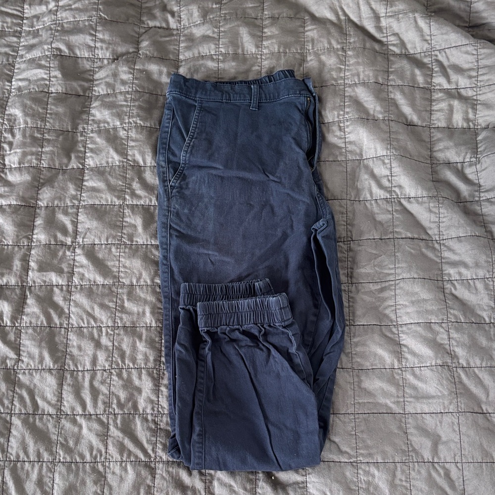 Amazon Essentials Men's Navy Chinos